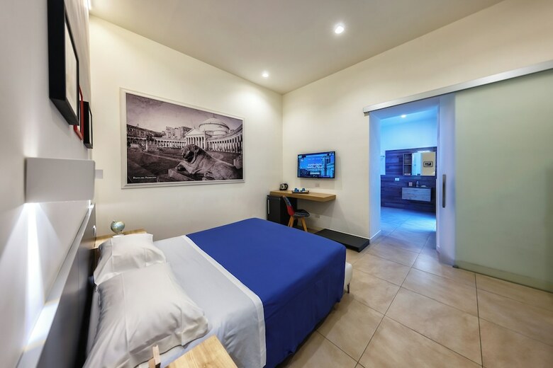 Napoli Squares Suites