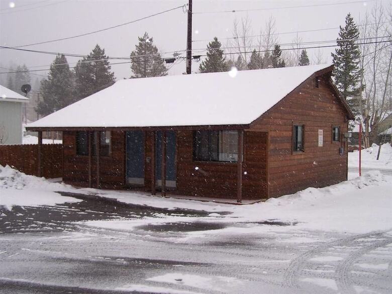 Motel June Lake Villager