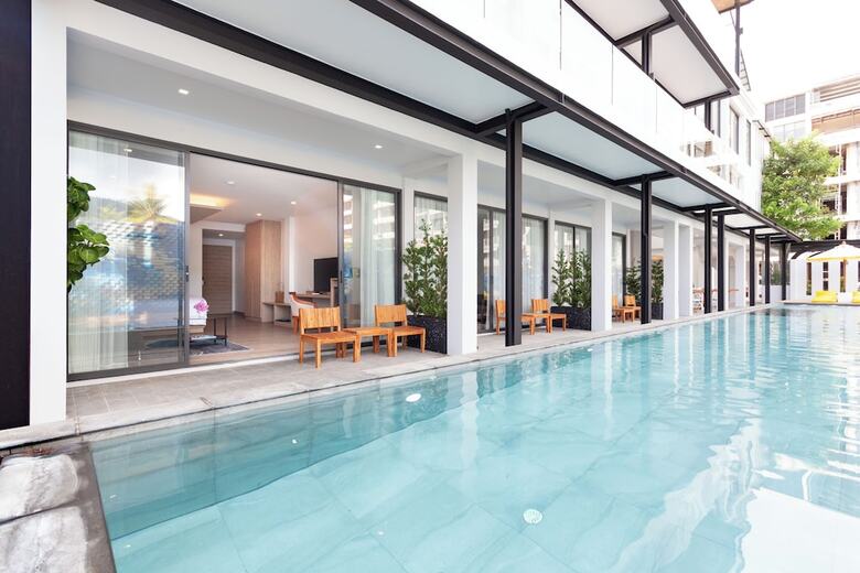 Hotel Anona Beachfront Phuket Resort
