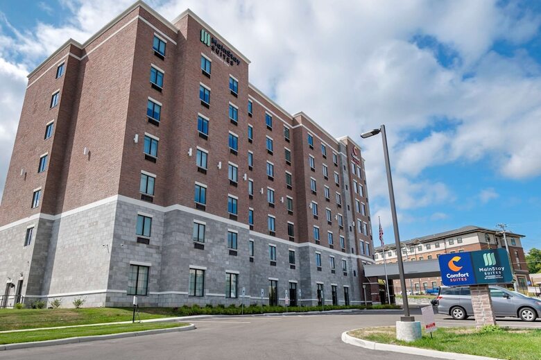 Hotel Mainstay Suites Cincinnati University - Uptown