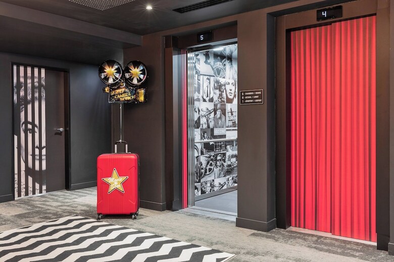 Hotel Moxy Lyon Airport