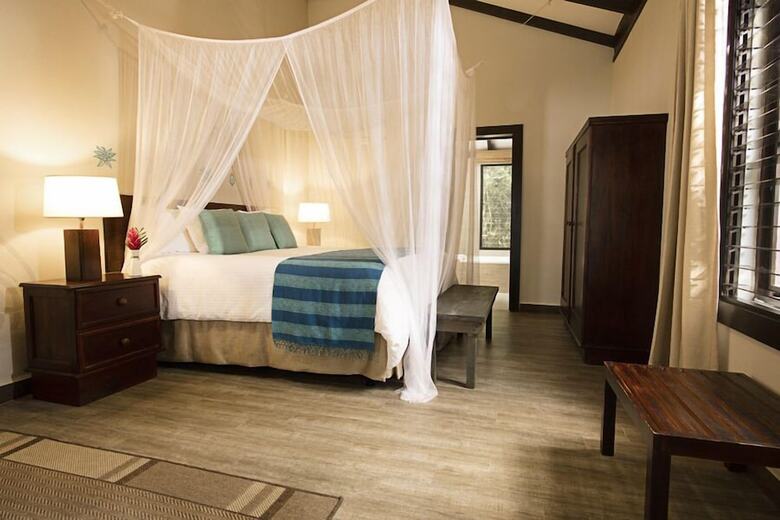 Jungle Lodge Hotel