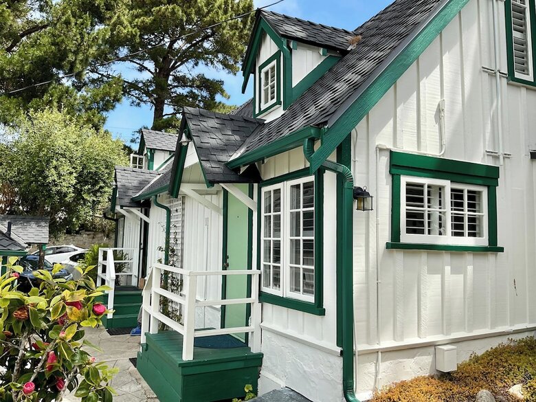 Carmel Green Lantern Inn