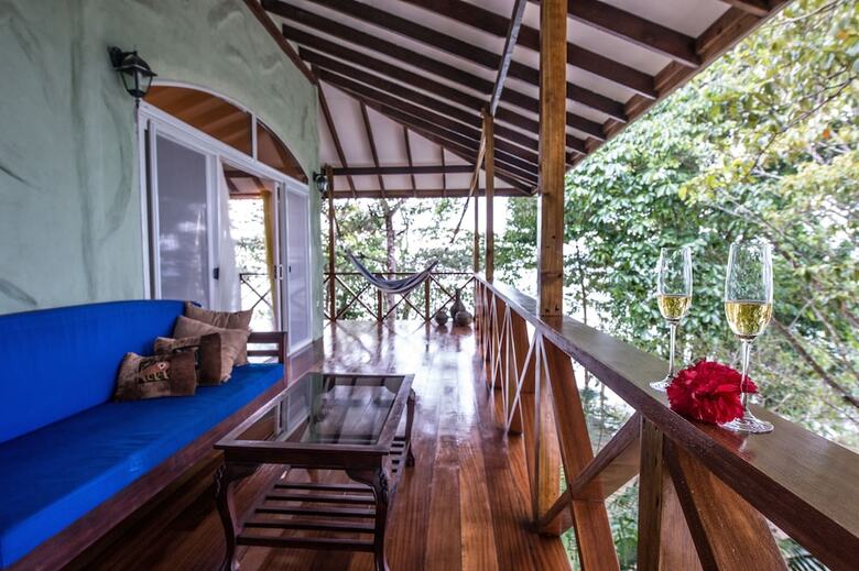 Hotel Popa Paradise Beach Resort