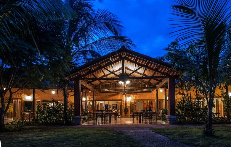 Hotel Popa Paradise Beach Resort