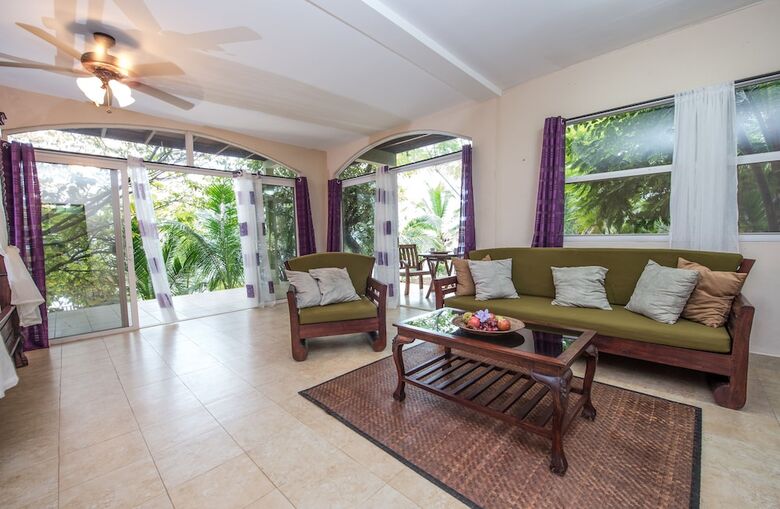 Hotel Popa Paradise Beach Resort