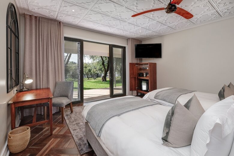 Palm River Hotel