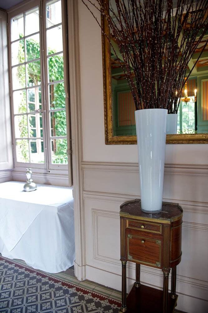 Le Ch�teau De Reignac