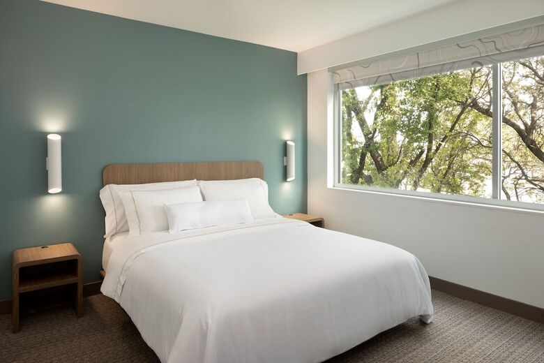 Hotel Element Austin At The Domain