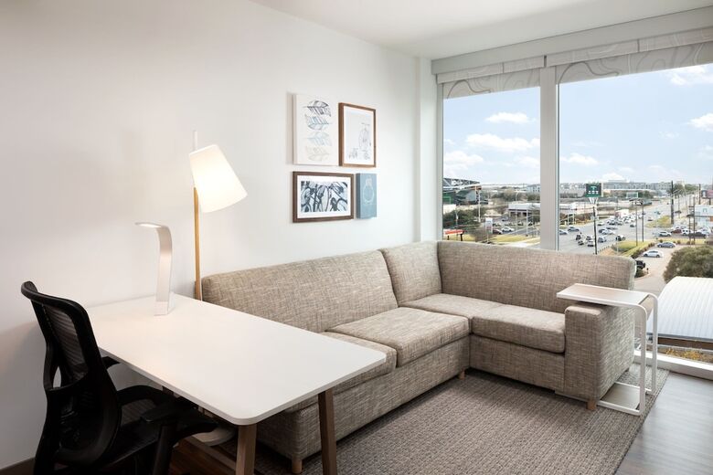 Hotel Element Austin At The Domain