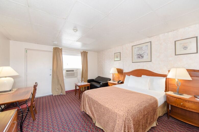 Niagara Parkway Court Motel