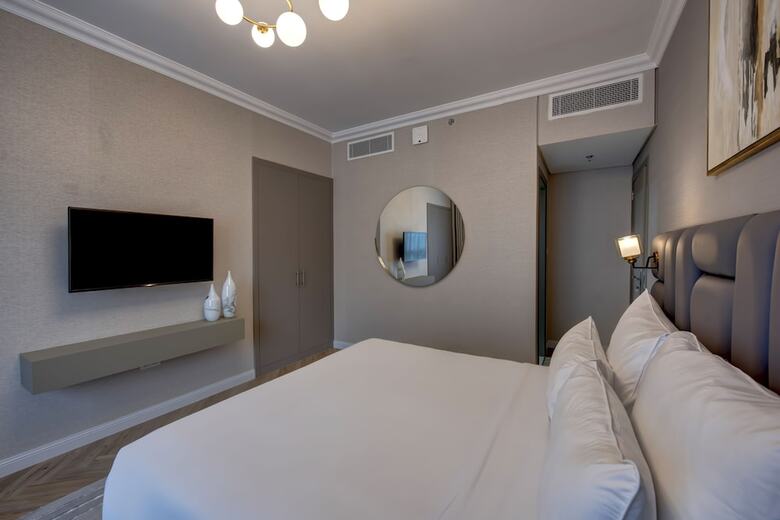 Hotel Regency Luxury Suites