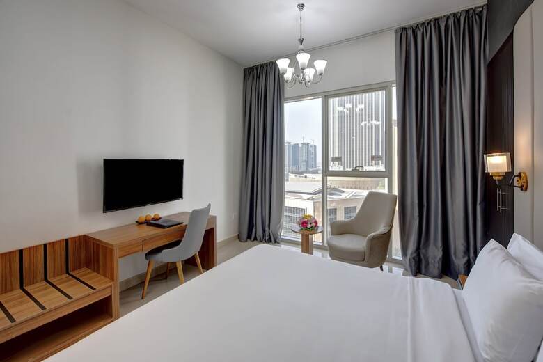 Hotel Regency Luxury Suites