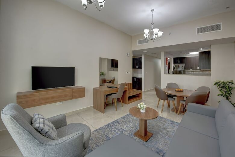 Hotel Regency Luxury Suites