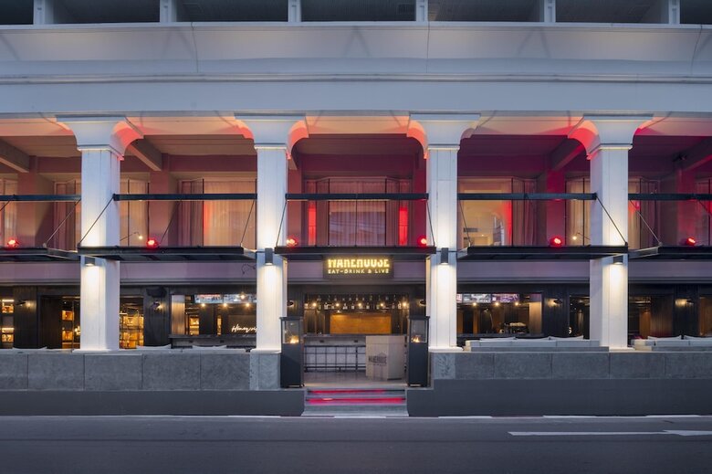 Hotel Radisson Red Phuket Patong Beach