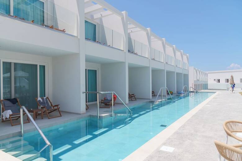 Mirage Bleu Hotel
