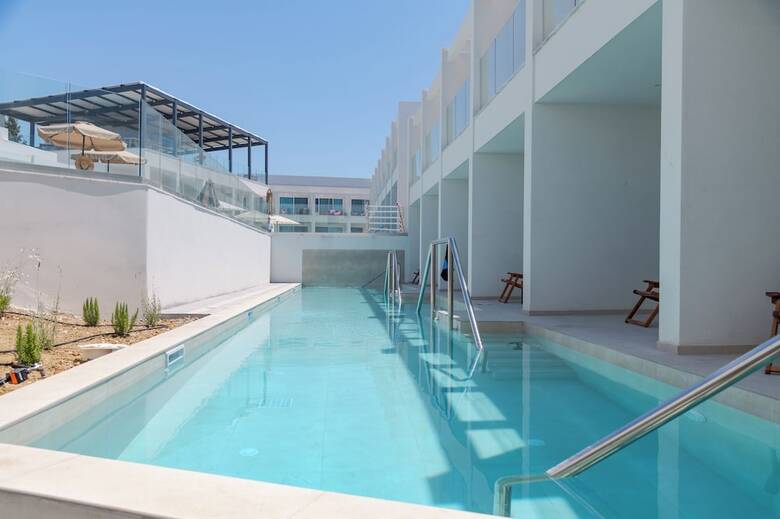 Mirage Bleu Hotel