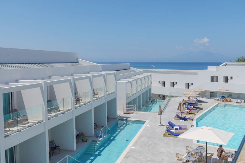 Mirage Bleu Hotel