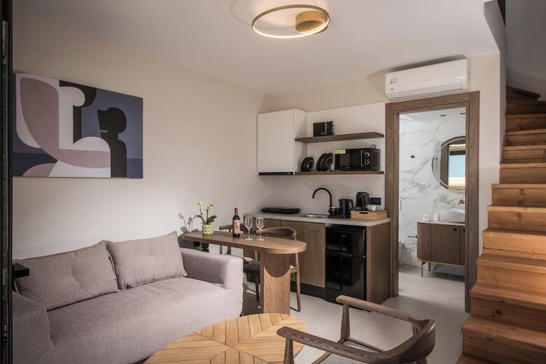 Vaya Suites By Omilos Hotels