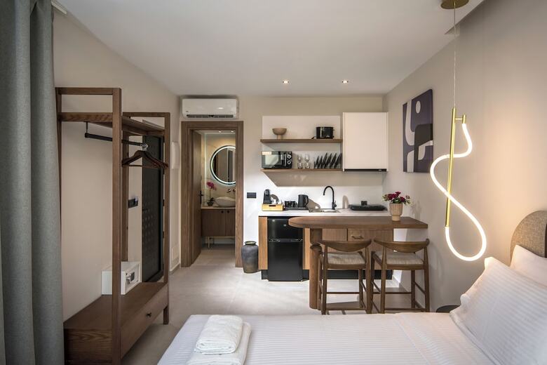 Vaya Suites By Omilos Hotels