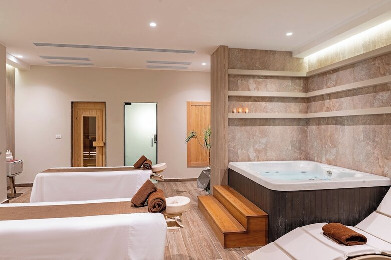 Hotel Sentido Naga Bay