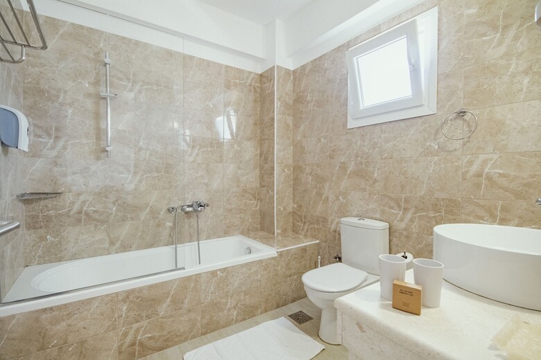Robolla Beach Aparthotel