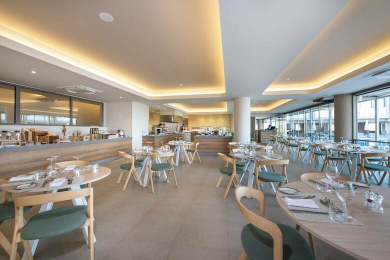 Hotel Ventale Island Breeze Resort