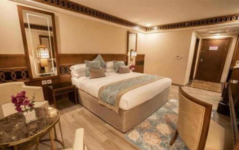 Violet Al Azizia Hotel