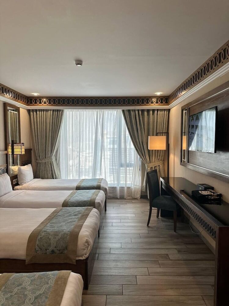 Violet Al Azizia Hotel