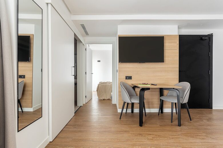 Hotel B48 Valencia Feria
