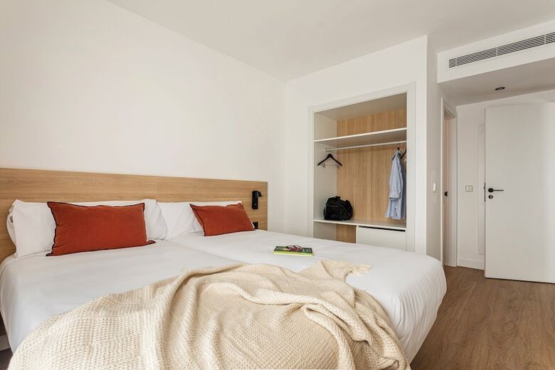 Hotel B48 Valencia Feria