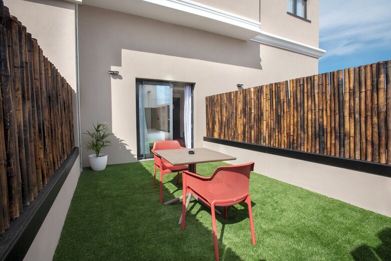 Hotel Sercotel Plana Suites