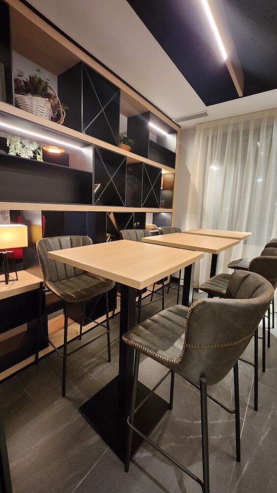 Hotel Sercotel Plana Suites