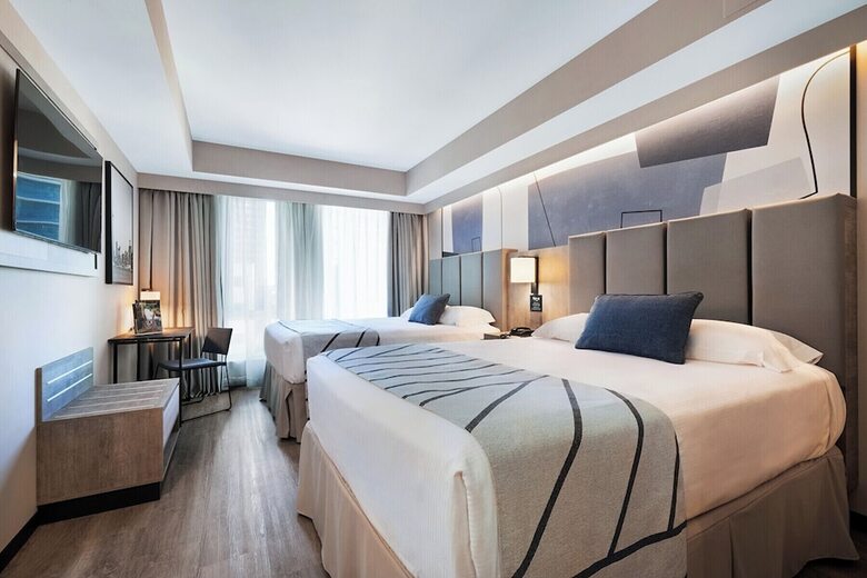 Hotel Riu Plaza Toronto