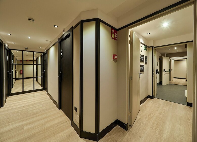 Hotel B48 Oviedo �pera