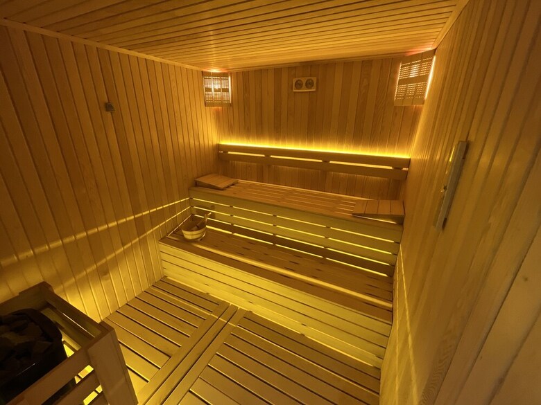 Lures Hotel