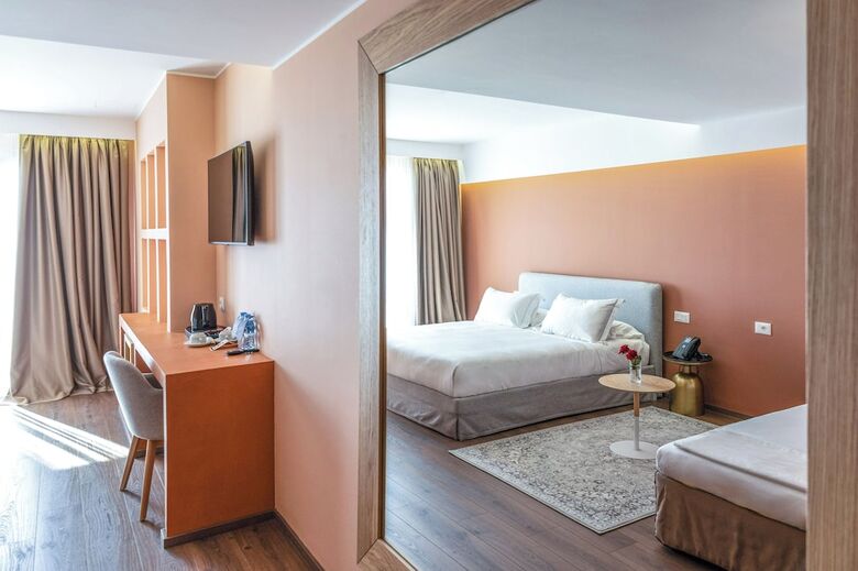 Hotel Vlora Priam, Affiliated By Meli�