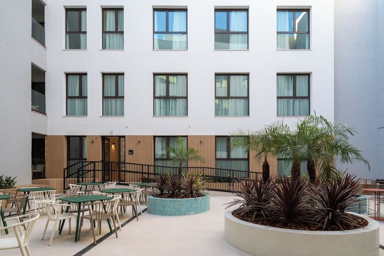 Hotel L�bere Seville Plaza Nueva