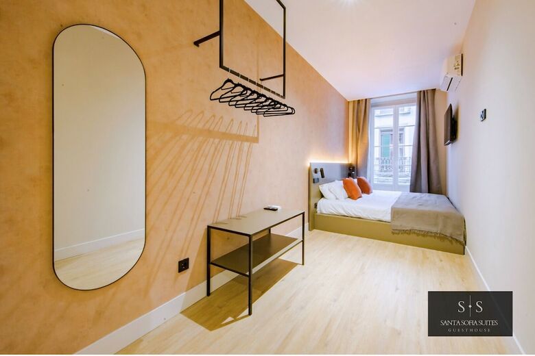 Hostal Santa Sofia Suites
