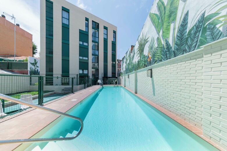 Hostal Aurora Stays By Charming