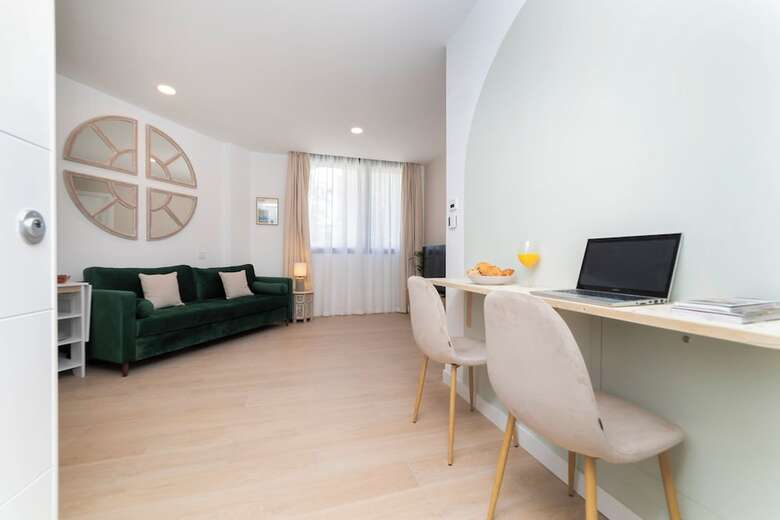 Hostal Aurora Stays By Charming