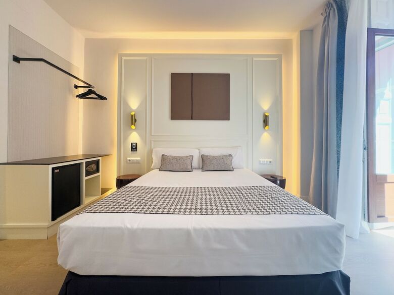 Hostal �pera Stays By Charming