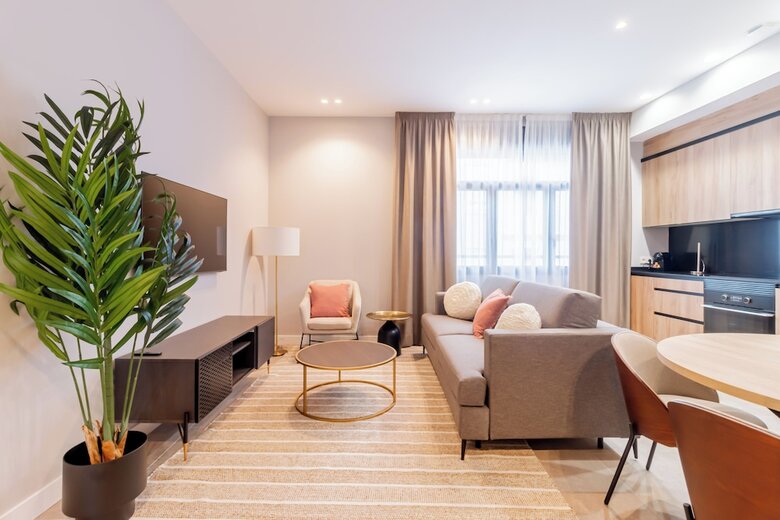 Hotel Home Art Apartments Bernab�u