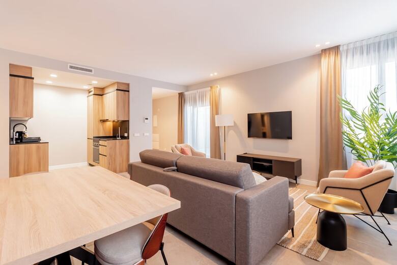 Hotel Home Art Apartments Bernab�u