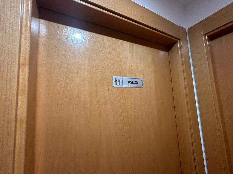 Hostal Apartments Fast Single Rooms