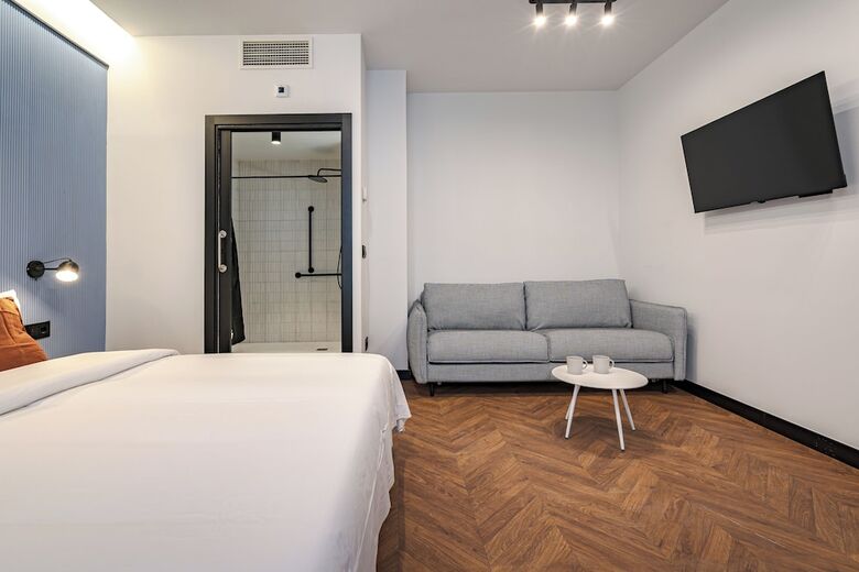 Hotel Style Suites By Olala Homes
