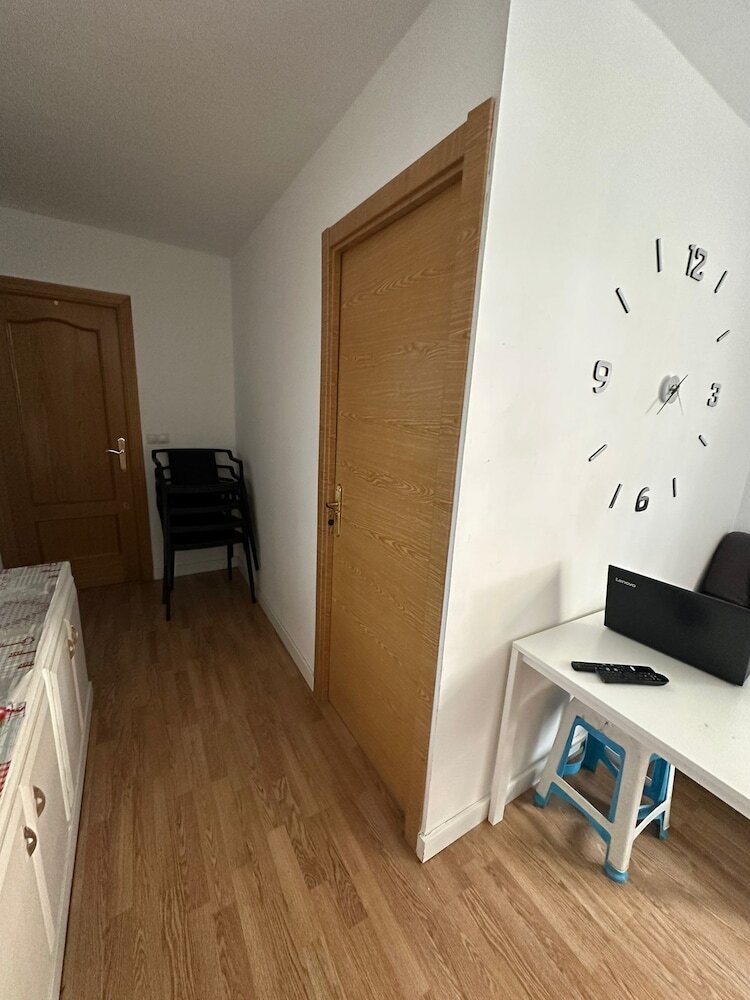 Hostal Fast Single Rooms