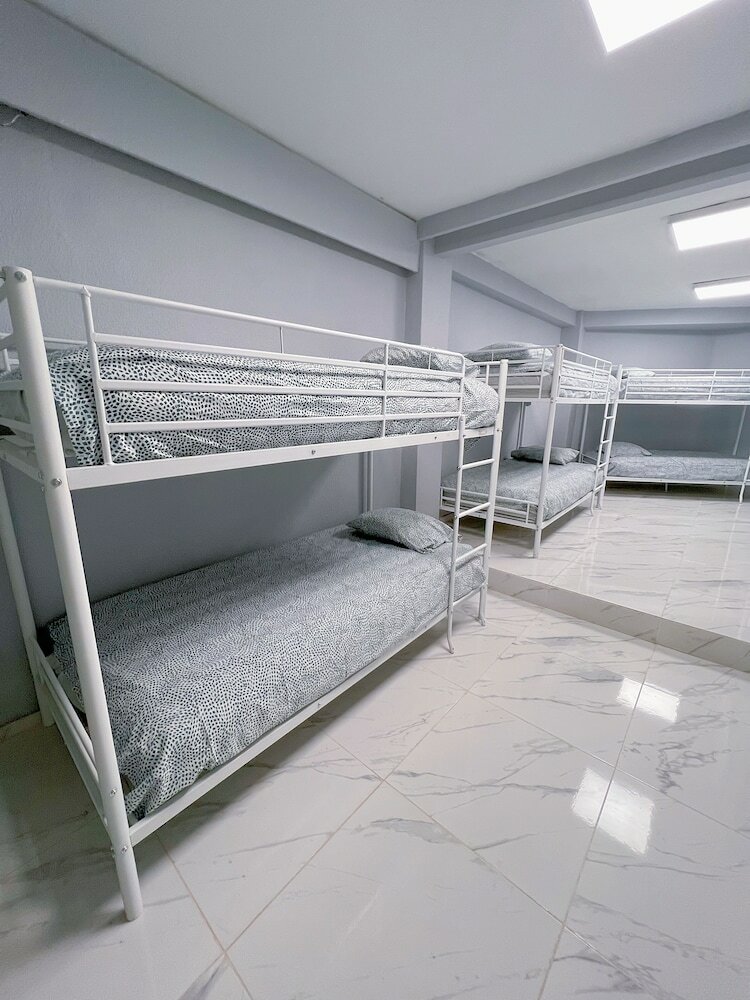 Hostal Hostel Acacias