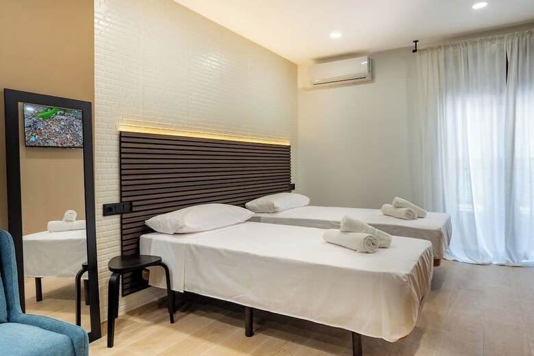 Hotel Emily Suites