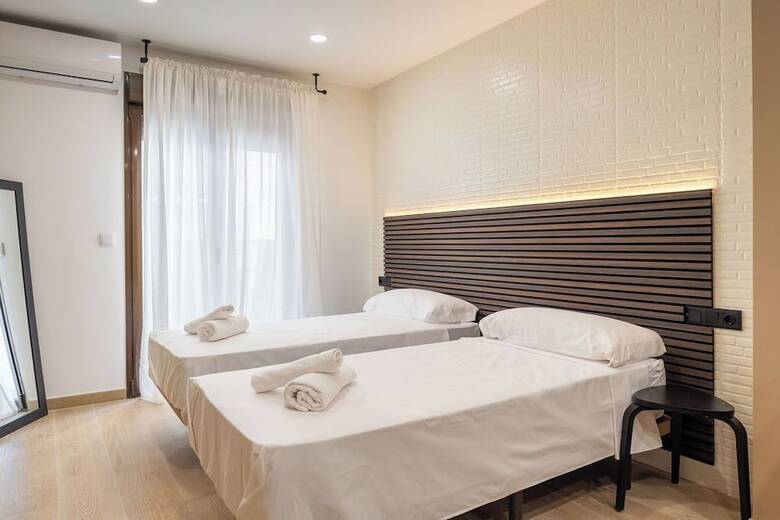 Hotel Emily Suites